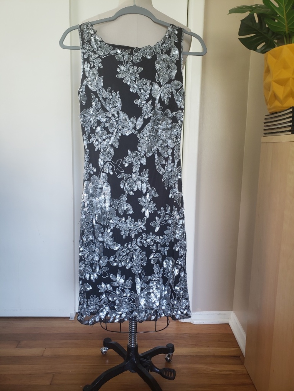 VINTAGE Timeless Embellished Dress Size 6
